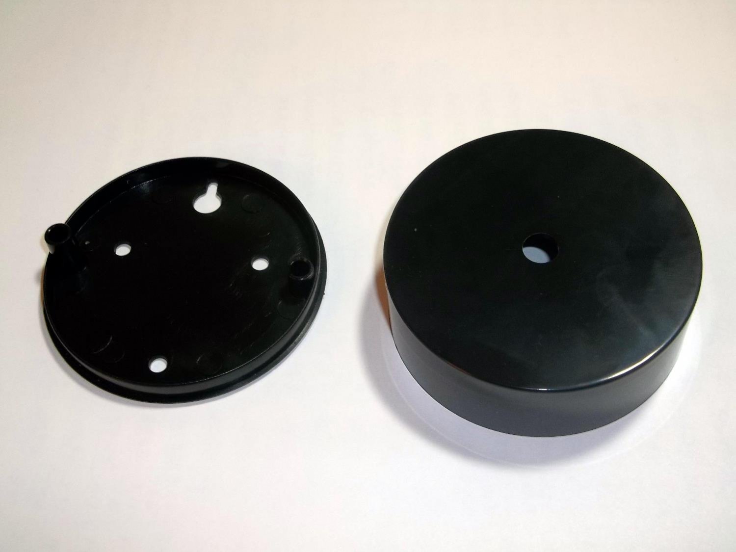 White Plastic Clock Cover (Hub) With Built In Hanger Conceals Quartz Movements