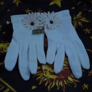Vintage gloves White with daisy on wrist Never worn  No. 31