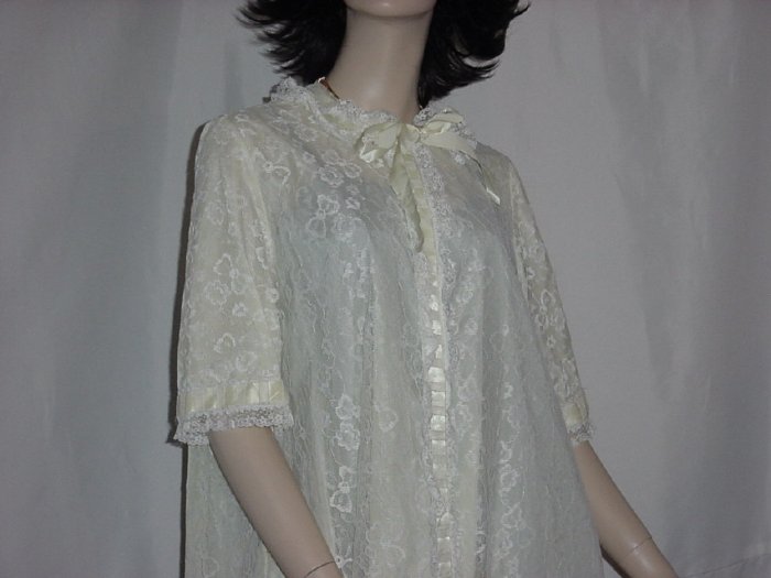 Vintage Odette Barsa Chantilly Lace Yellow Robe Marshall Field Lingerie