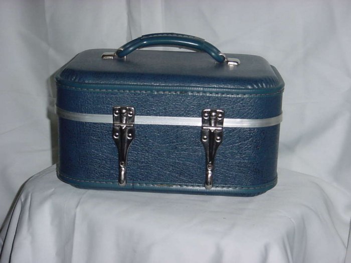 vanity train case