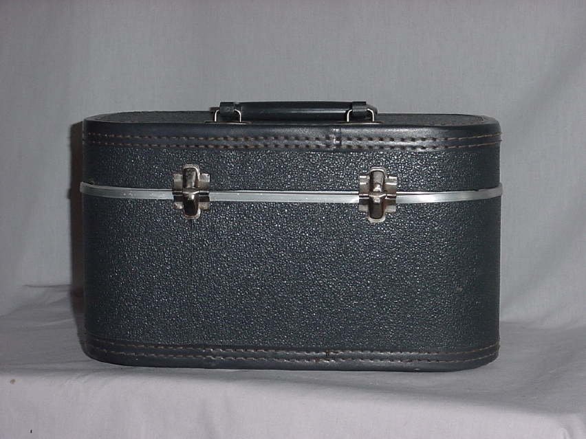 vanity train case