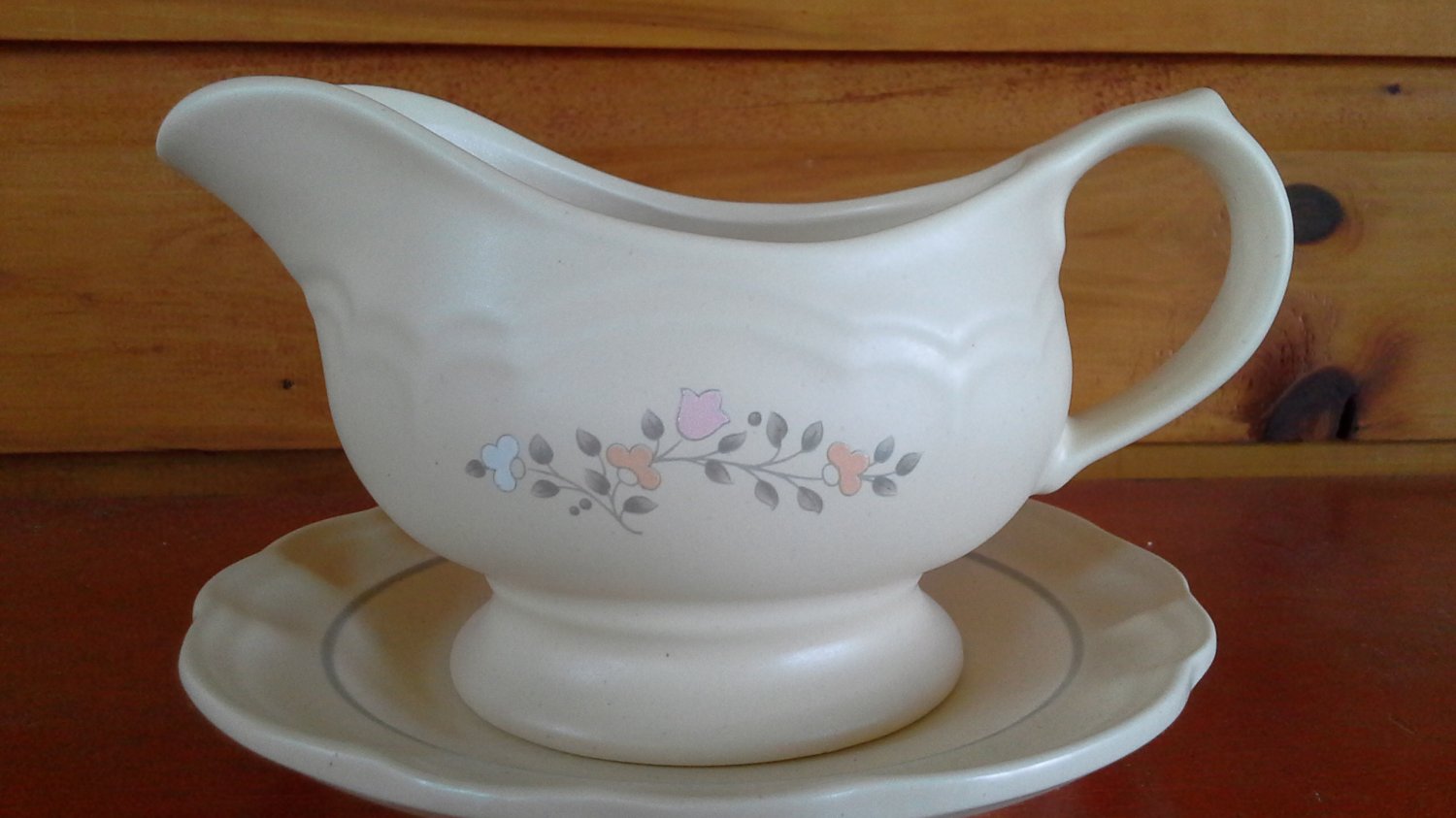 Pfaltzgraff Gravy Boat Remembrance Discontinue