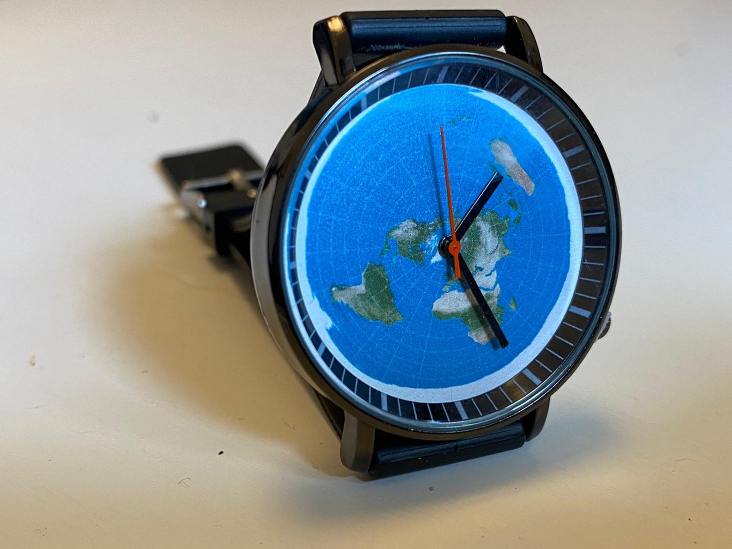 Wristwatch Flat Earth Map Watch for Men & Women Blue Azimuthal ...