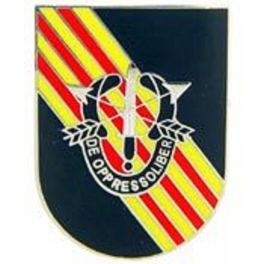 ARMY SPECIAL FORCES SHIELD GREEN BERET VIETNAM  BADGE PIN