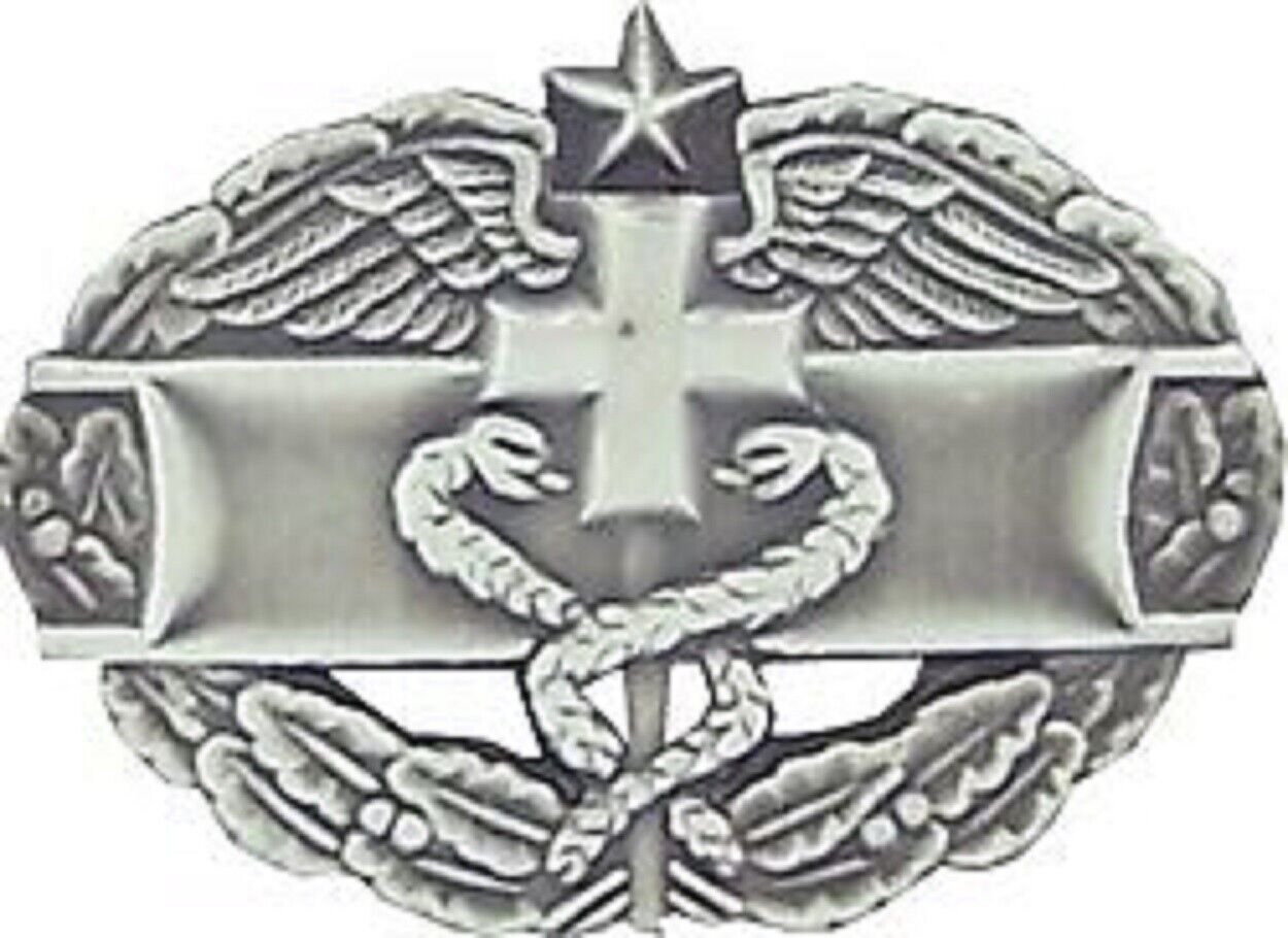 ARMY MEDICAL COMBAT  MEDIC 2ND AWARD  LAPEL HAT  PIN