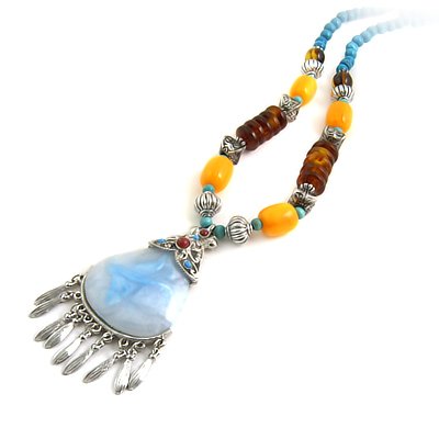 24611-resin with alloy necklace