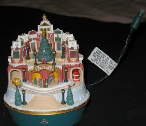 City Sidewalks hallmark keepsake ornament