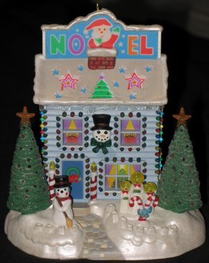 Electrical Spectacle! ornament