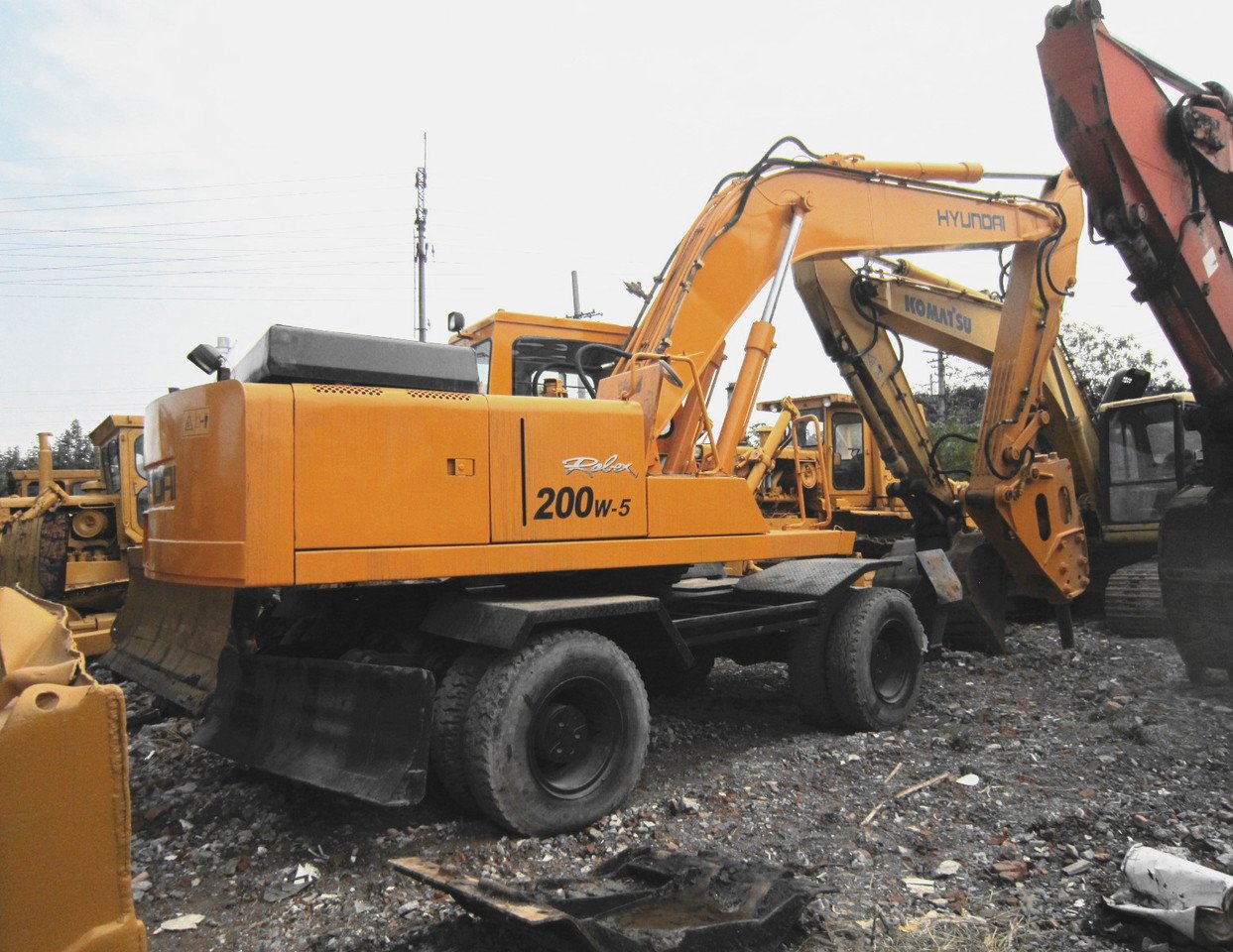 Hyundai r200w 2