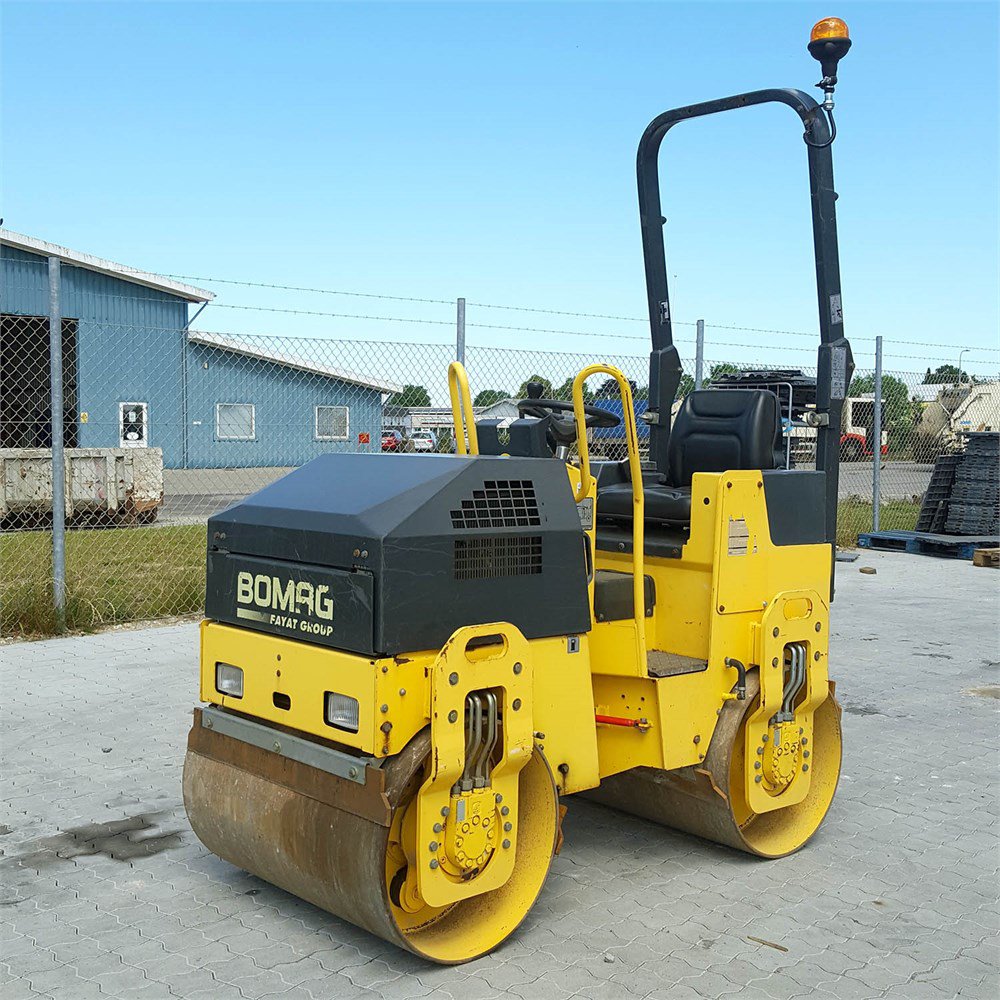 Download PDF Bomag BW 90 AD-2 Tandem Vibratory Roller Parts Catalog Manual