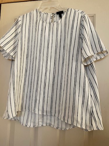 WHO WHAT WEAR TOP WHITE BLACK PINSTRIPE XL