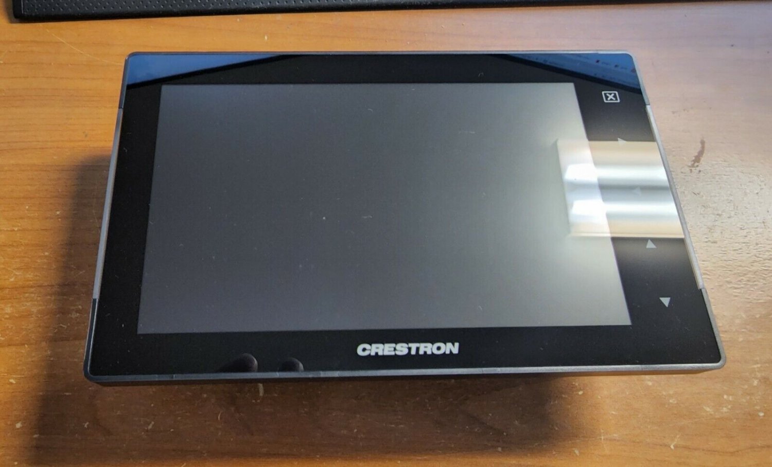 Crestron TSS-752-B-S 7" Room Scheduling Touch Screen Working