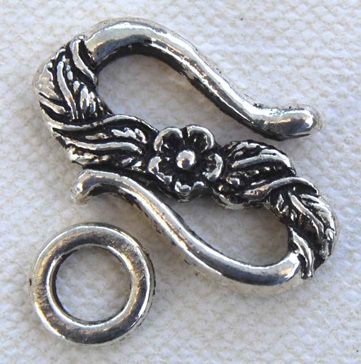 One Silver-Plated Flower S-Hook Clasp 25mm Qty 1