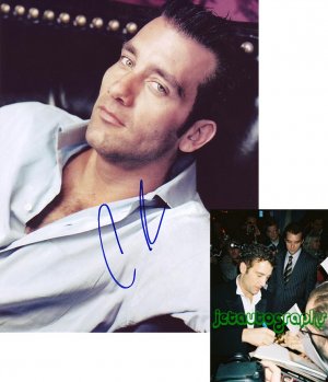 CLIVE OWEN SIGNED SEXY 8X10 PHOTO PIC PROOF SIGNING