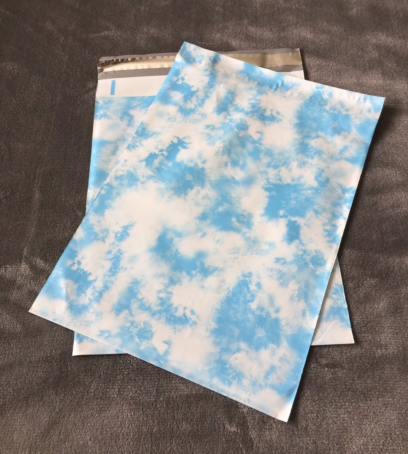 25 10X13 CLOUDS Poly Mailers Envelopes Shipping Bags Self Sealing