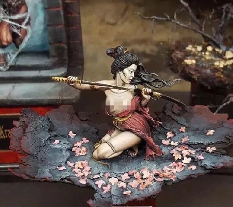 1/24 Resin Figure Model Kit Sexy Girl Japanese Samurai Unpainted X0161
