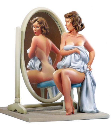 1/22 80mm Resin Figure Model Kit Poker Sexy Girl Suncare Mirror WWII Unpainted