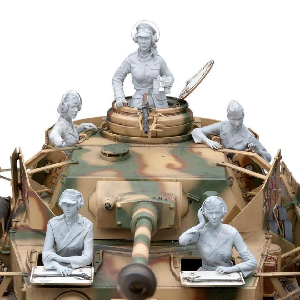1/16 Resin Figure Model Kit German Soldiers Female Tank Crew WW2 Unpainted X0084