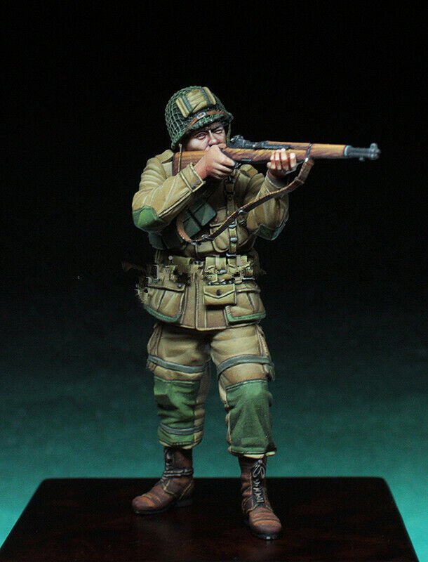 1/35 Resin Figure Model Kit US Soldier Paratrooper WWII Unpainted Unassambled