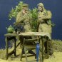 1/35 Resin Figure Model Kit British Officers WWII with Furniture Unpainte