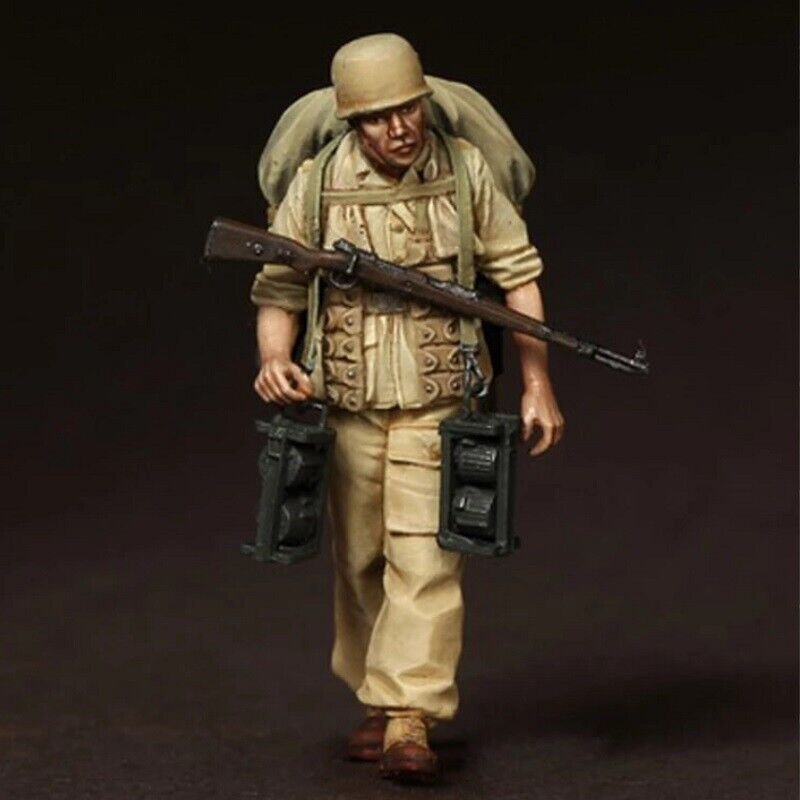 1/35 Resin Figure Model Kit German Soldier Fallschirmjager WWII Unpainted