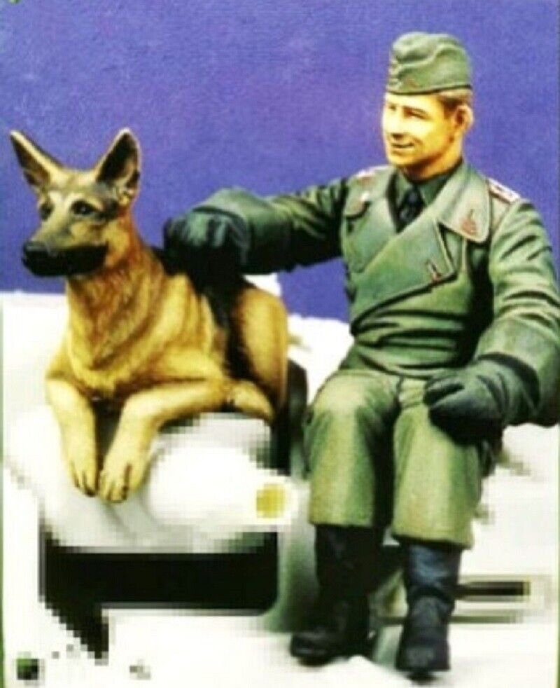 1/35 Resin Figure Model Kit German Tankman and Dog WWII (no tank) Unpainted