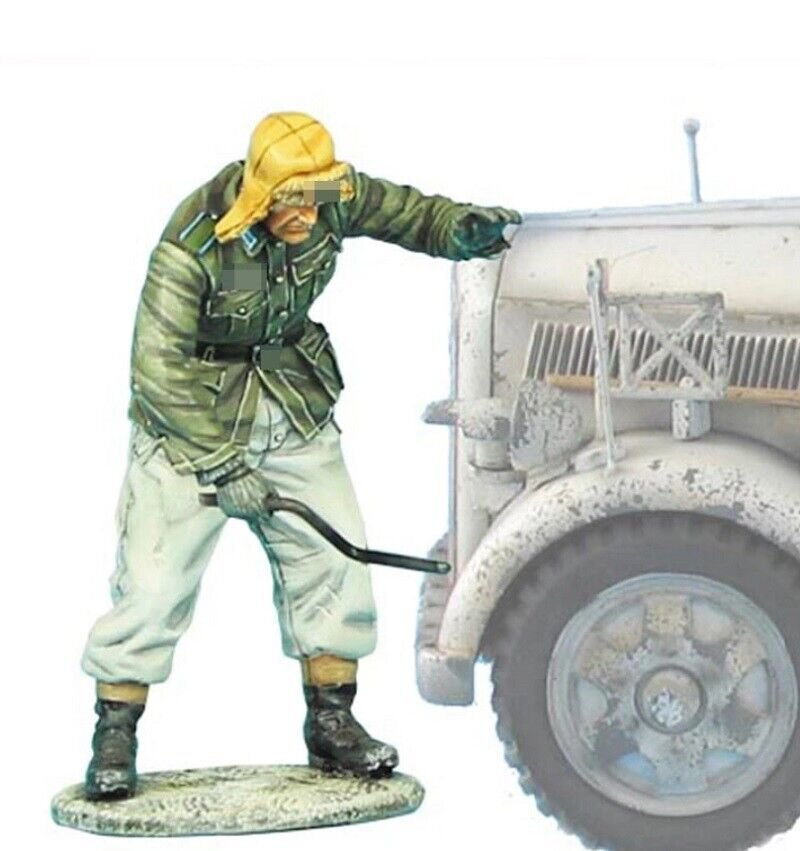 1/35 Resin Figure Model Kit German Soldier Driver WWII Unpainted Unassambled