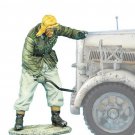 1/35 Resin Figure Model Kit German Soldier Driver WWII Unpainted Unassambled