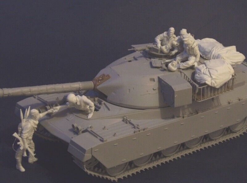 1/35 Resin Figure Model Kit Iranian Soldiers Tank Crew (no tank) Unpainted