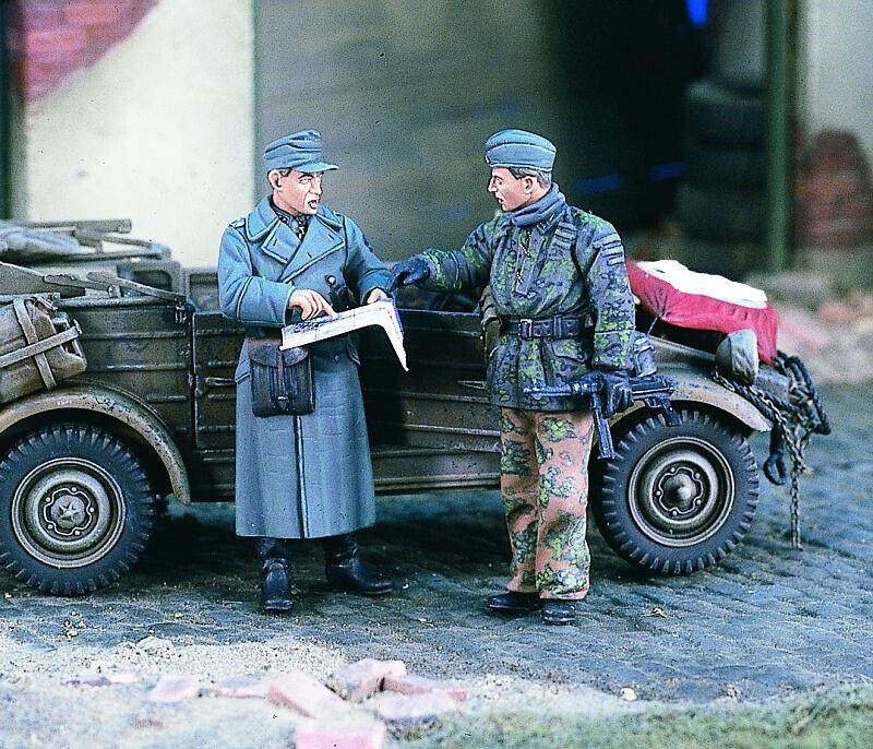 1/35 Resin Figure Model Kit German Soldiers (no car) WWII Unpainted Unassambled