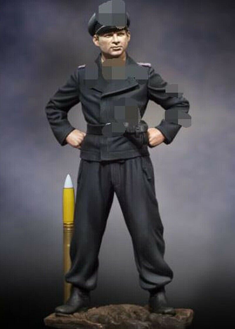 1/18 Resin Figure Model Kit German Officer Tankman WWII Unpainted Unassambled
