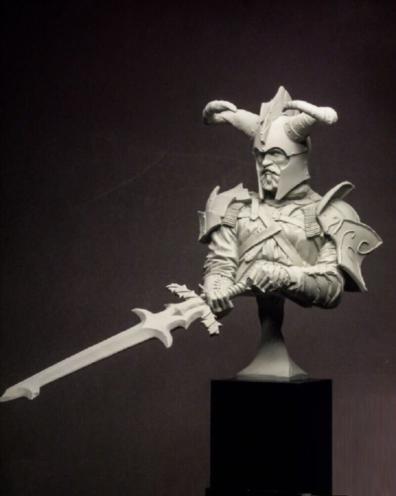 1/9 BUST Resin Figure Model Kit Royal Knight Warrior King Unpainted Unassembled