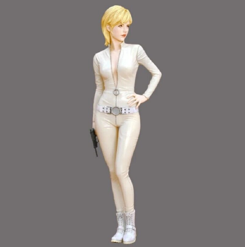 1/24 Resin Figure Model Kit Modern Sexy Girl Female Spy Unpainted Unassembled