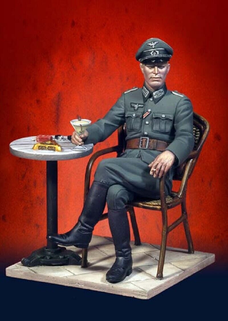 1/18 Resin Figure Model Kit German Officer WWII Unpainted Unassambled