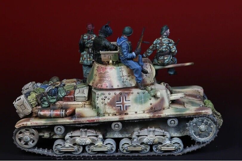 1/35 Resin Figure Model Kit The Soldiers (no Tank) WWII Unassambled Unpainted
