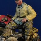 1/35 Resin Figure Model Kit German Soldier Infantry WWII (no moto) Unpainted