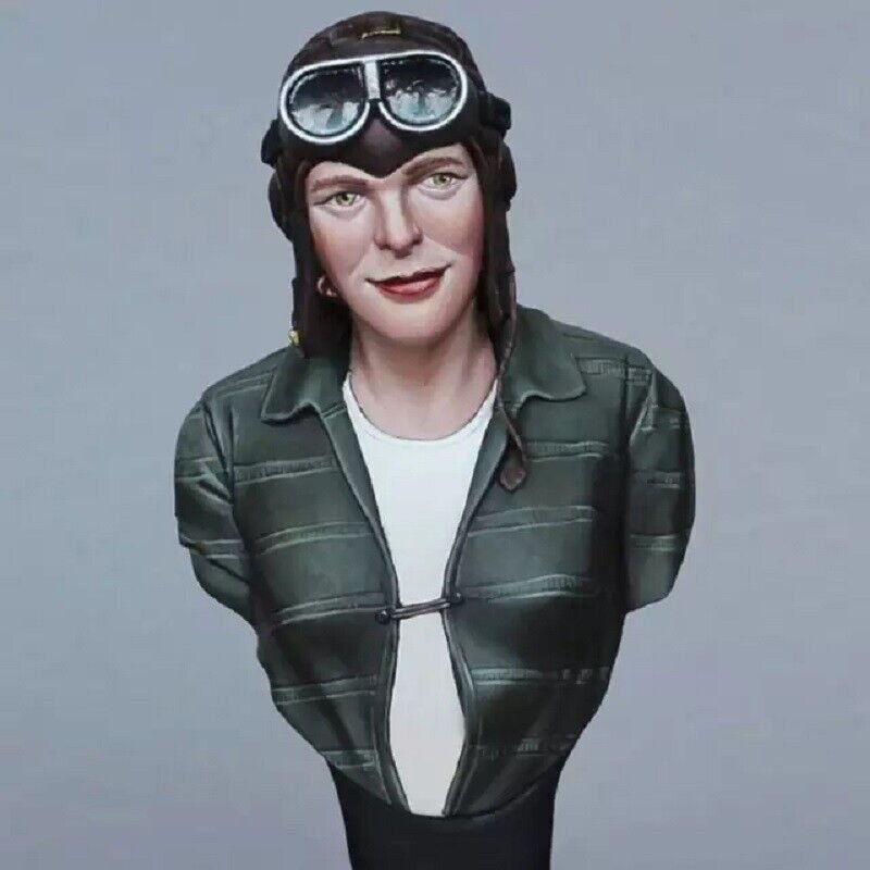 1/10 BUST Resin Figure Model Kit Girl Female Pilot Unpainted Unassambled