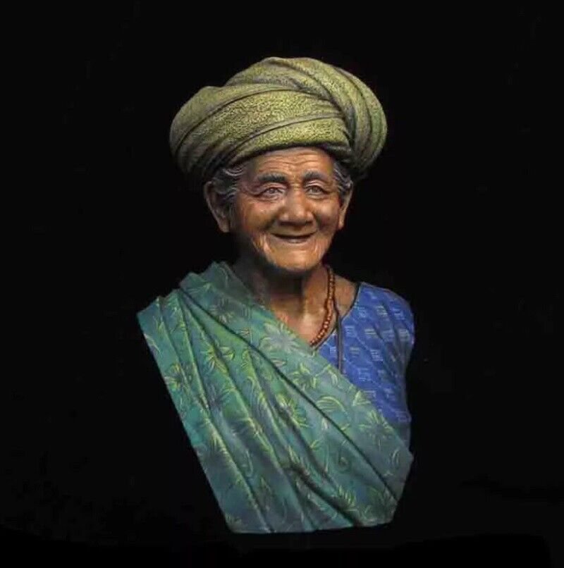 1/12 BUST Resin Figure Model Kit Indonesian Old Woman Unpainted Unassambled