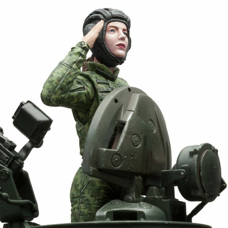 1/16 Resin Figure Model Kit Russia Sexy Girl Female Tank Commander II Unpainted