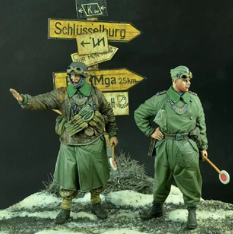 1/35 Resin Figure Model Kit WWII German Soldiers Double Composite Unpainted