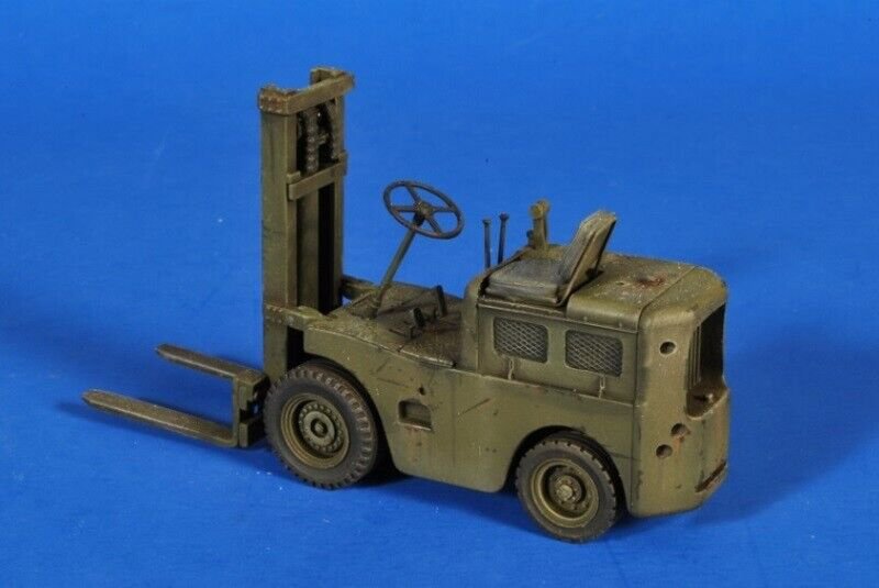 1/35 Resin Figure Model Kit Loader WWII Unpainted Unassambled