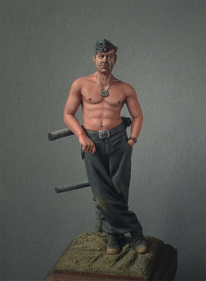 1/16 Resin Model Kit German Soldier Tank Crew Tanker WWII Unpainted X0178