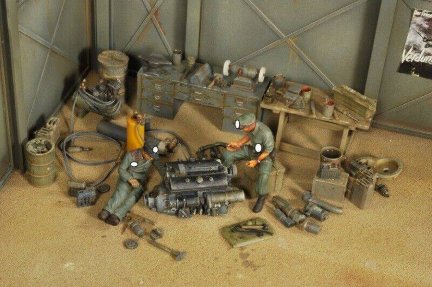 1/35 2pcs Resin Model Kit German Soldiers Engine Service WW2 Unpainted
