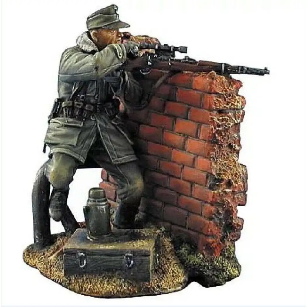 1/35 Resin Model Kit German Soldier Sniper (with base) WW2 Unpainted