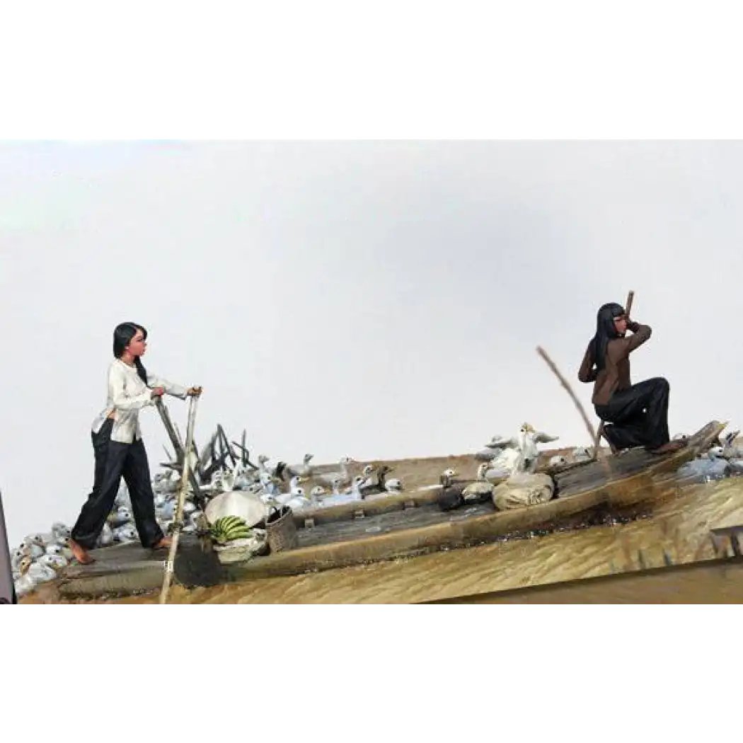 1/35 Resin Model Kit Vietnam War Mekong Women and Boat Unpainted