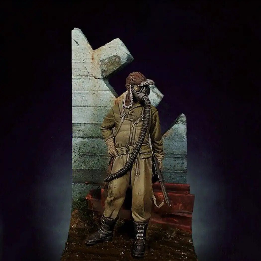 1/35 Resin Model Kit Soldier Stalker Gas Mask Soldier (no base) Unpainted