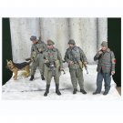 1/35 4pcs Resin Model Kit Winter German Soldiers Patrol with Dog WW2 Unpainted