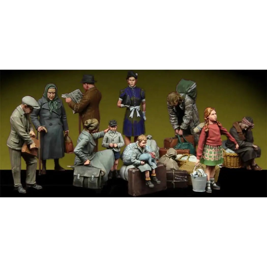 1/35 10pcs Figures Resin Model Kit Citizens Flee War Civilian WW2 Unpainted