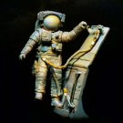 1/24 Resin Figure Model Kit Astronaut Outer Space (with Base) Fantasy Unpainted