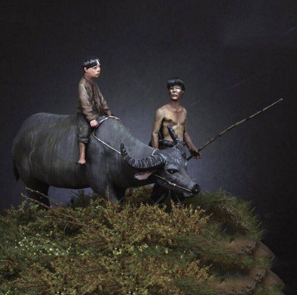 1/35 Resin Model Kit Vietnam War Vietnam Children & Buffalo Unpainted